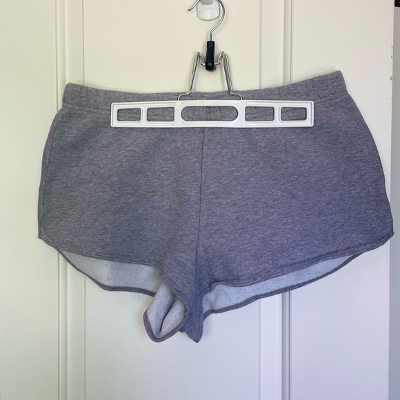 TNA COZY FLEECE PERFECT HI-RISE 2" SWEATSHORT SIZE: M - Picture 2 of 6